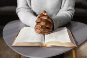 woman praying